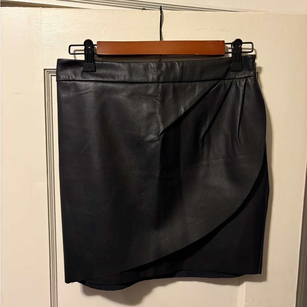 NWT Express Factory Outlet Black Faux Leather Mini Skirt (Size 6)